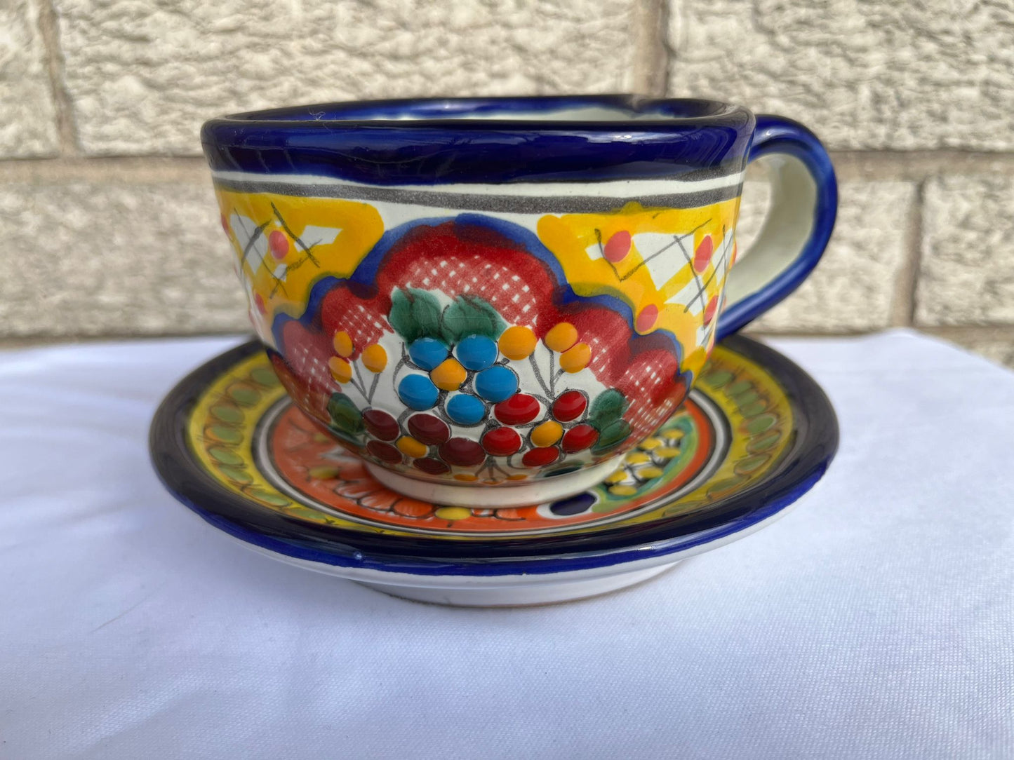 Pa'l Antojo Talavera Corazon Yellow Mug & Saucer