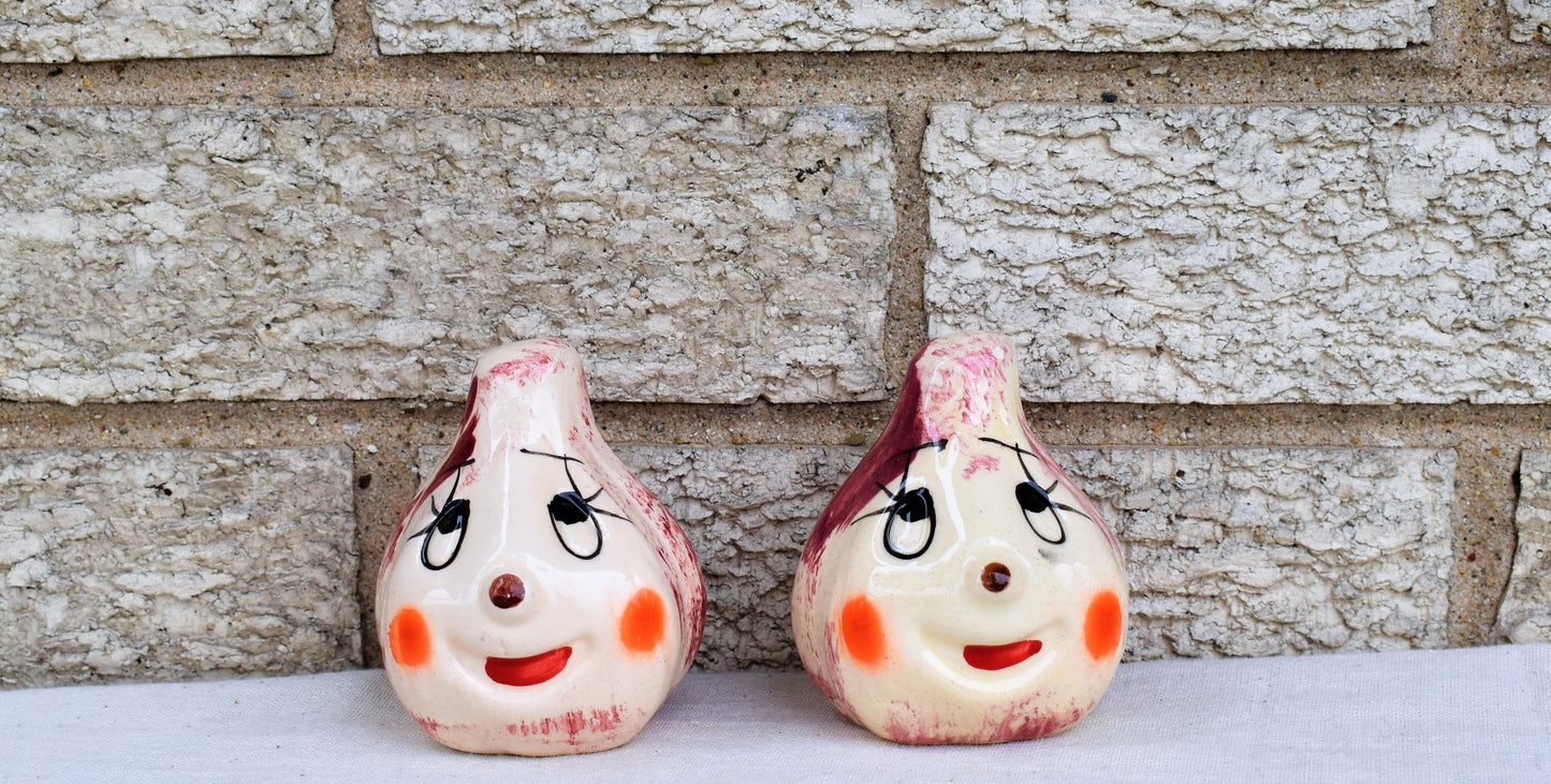 Salt & Pepper Onion Shakers