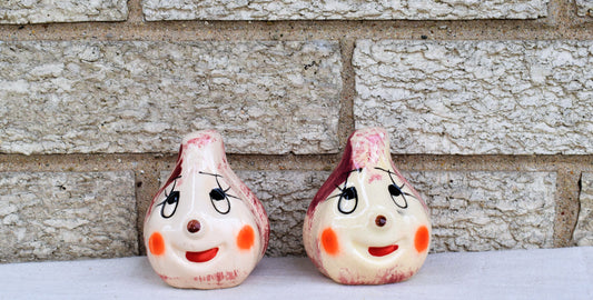 Salt & Pepper Onion Shakers