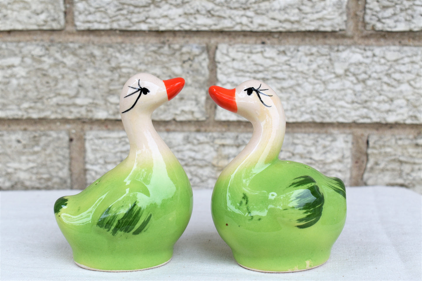 Salt & Pepper Swan Shakers
