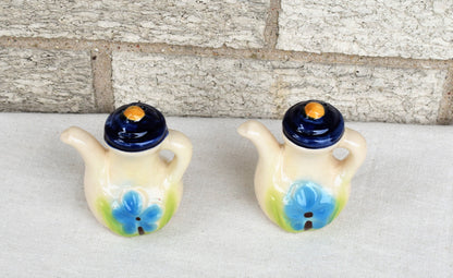 Salt & Pepper Tea Pot Shakers